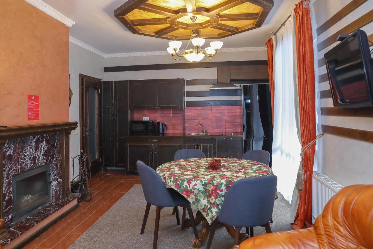 Iris Hotel 布克维 外观 照片